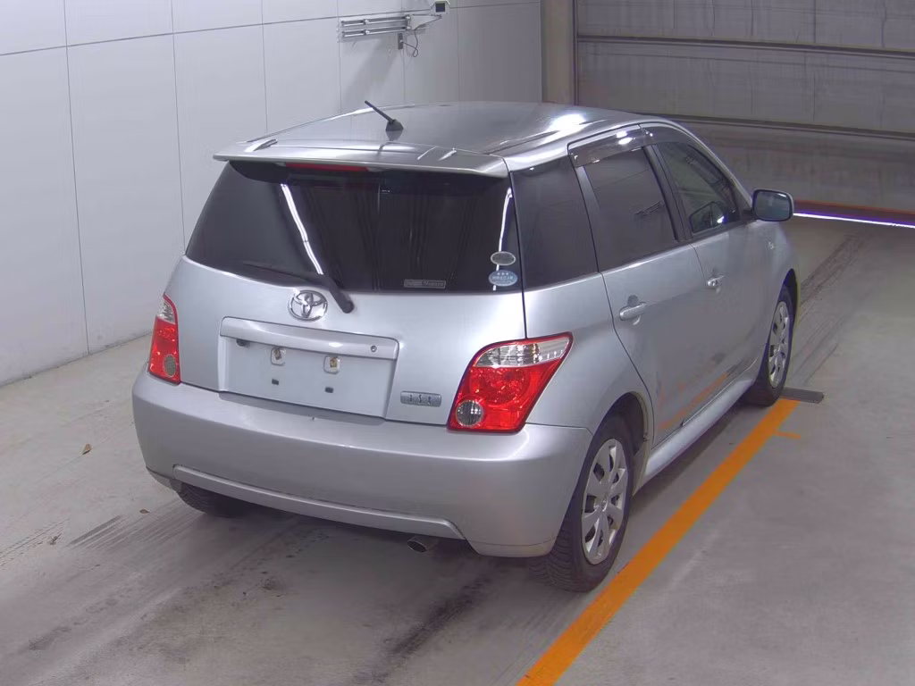 TOYOTA IST