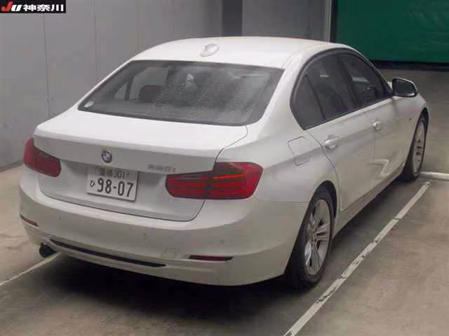 BMW 3-SERIES