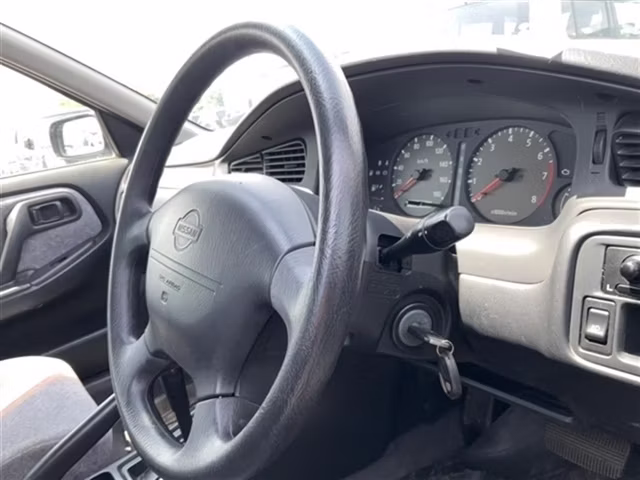 NISSAN BLUEBIRD