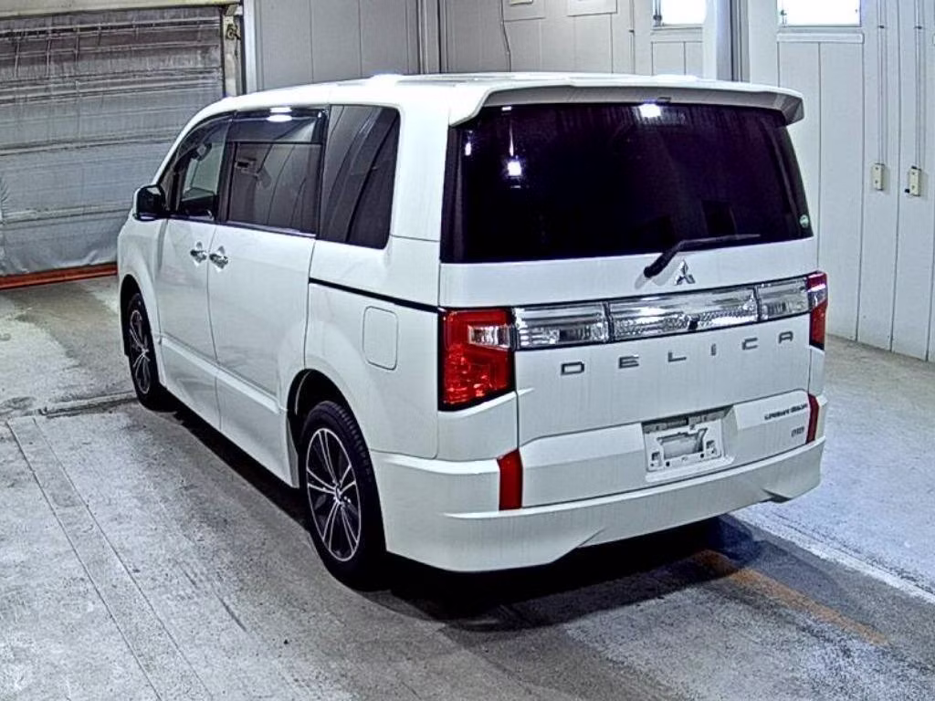 MITSUBISHI DELICA D:5
