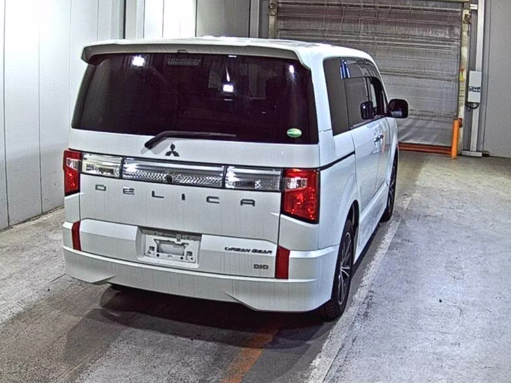 MITSUBISHI DELICA D:5
