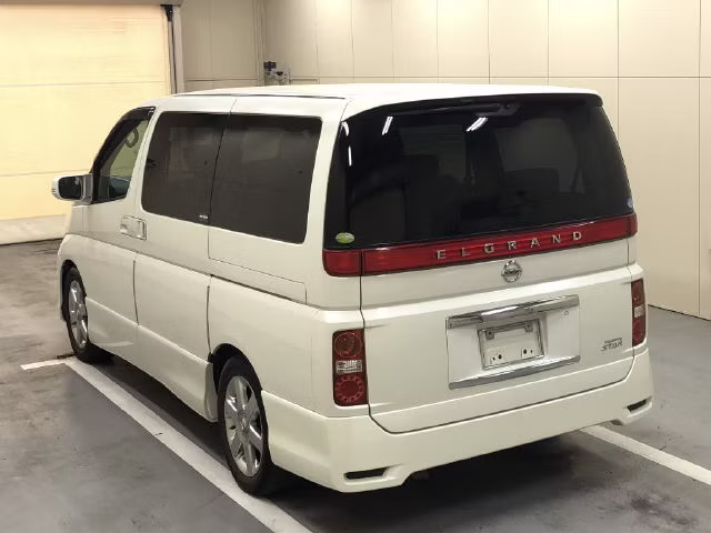 NISSAN ELGRAND