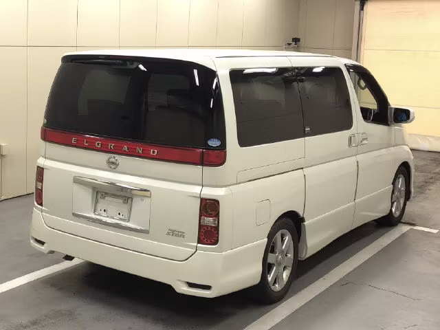 NISSAN ELGRAND