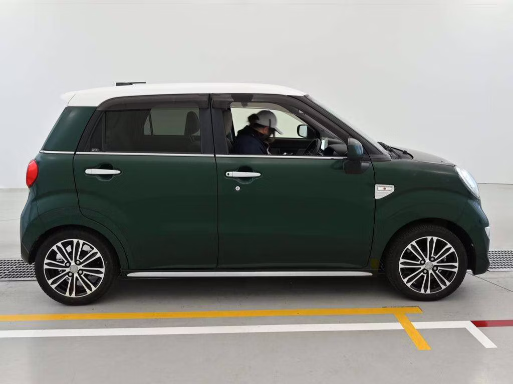 DAIHATSU CAST