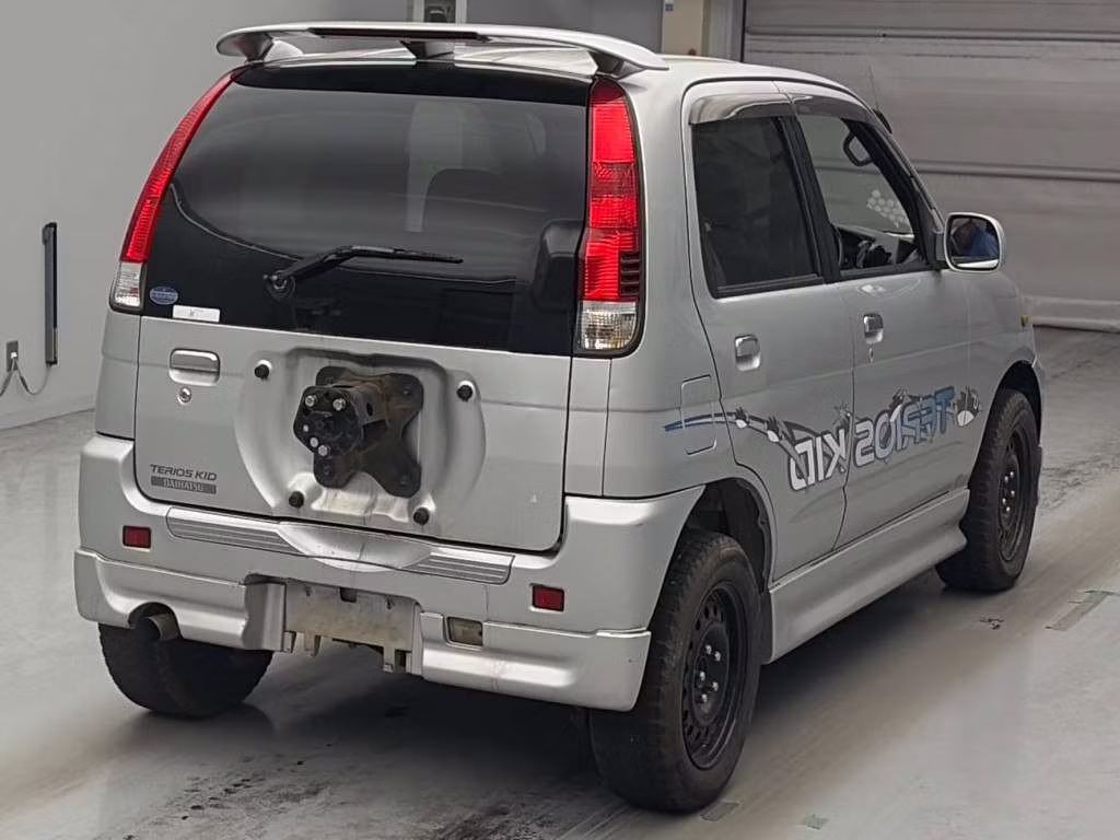 DAIHATSU TERIOS KID