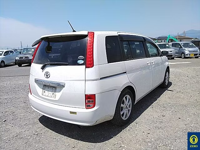 TOYOTA ISIS