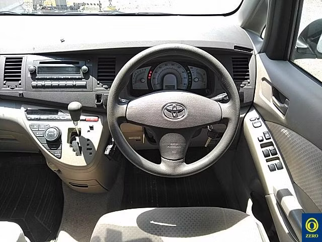 TOYOTA ISIS