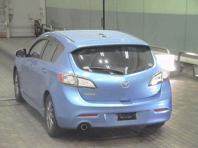 MAZDA AXELA