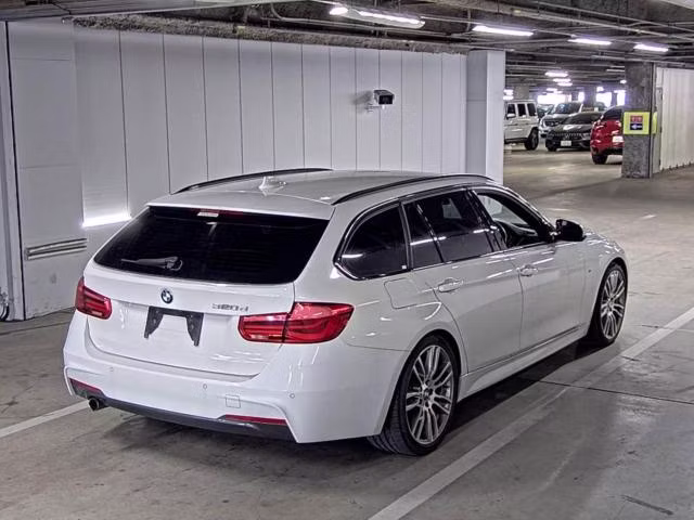 BMW 3-SERIES