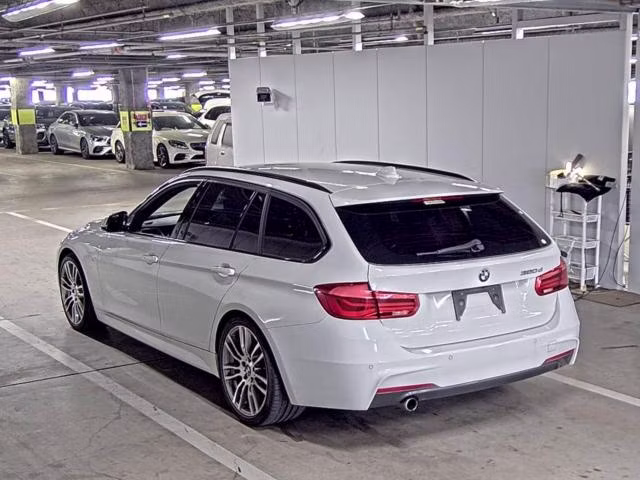 BMW 3-SERIES