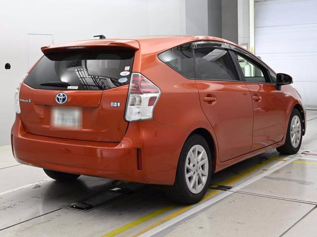 TOYOTA PRIUS ALPHA