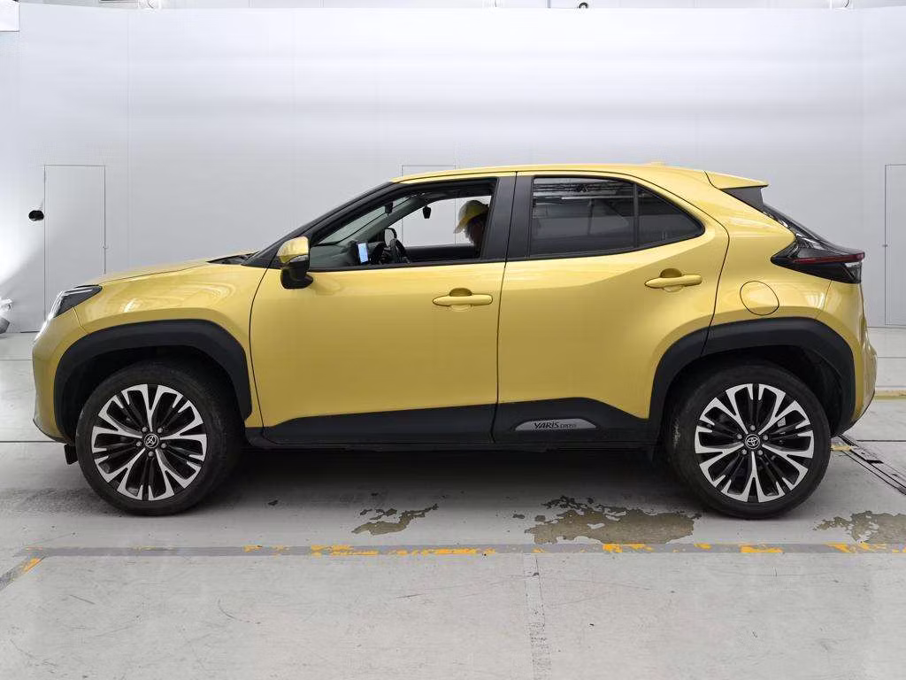 TOYOTA YARIS CROSS