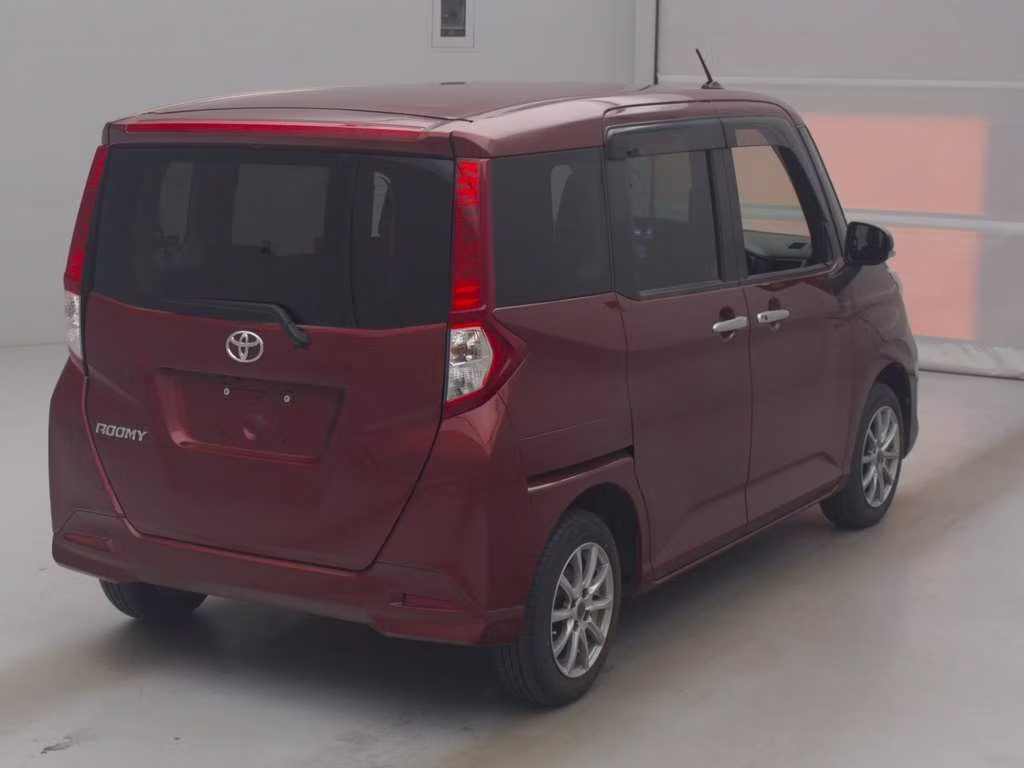 TOYOTA ROOMY