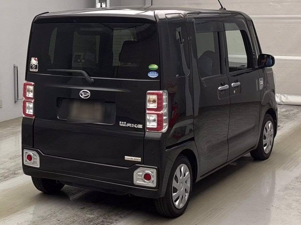 DAIHATSU WAKE