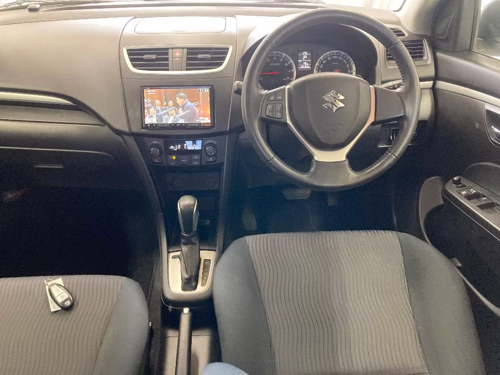 SUZUKI SWIFT