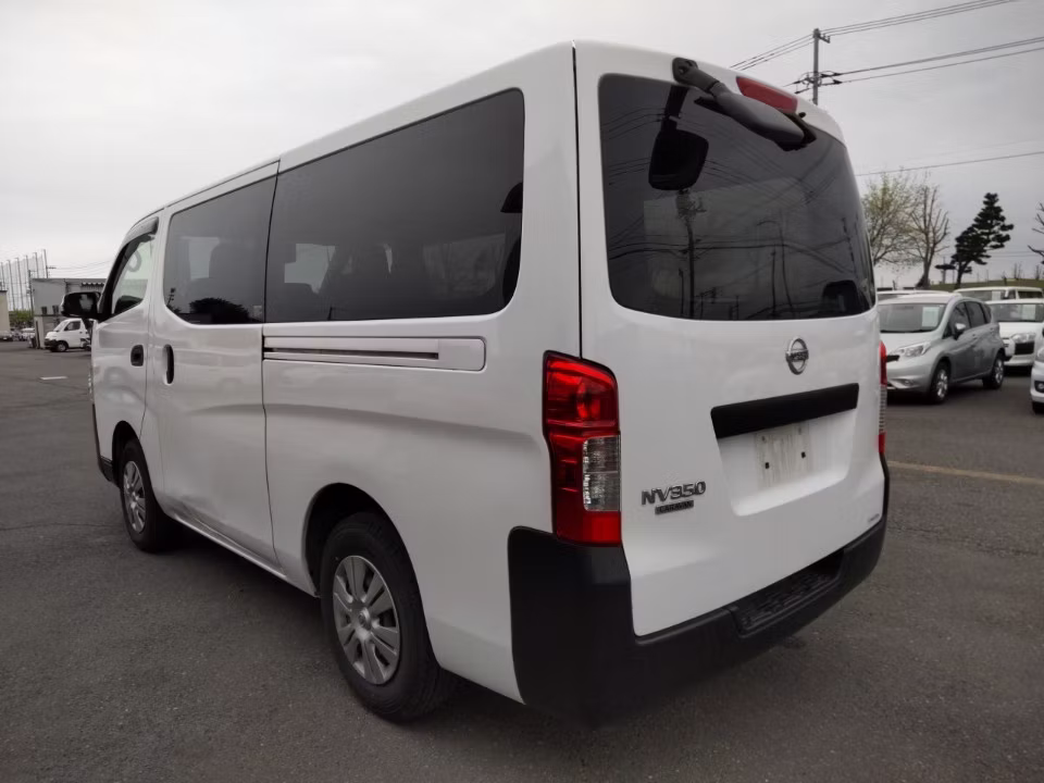 NISSAN NV350 CARAVAN