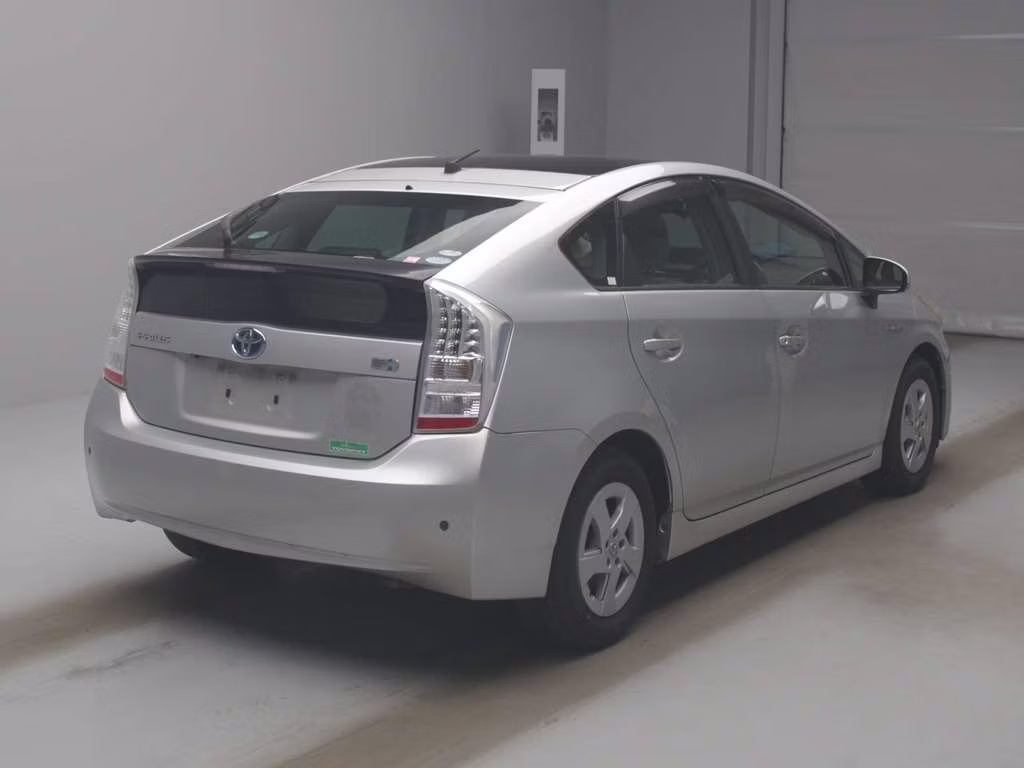 TOYOTA PRIUS