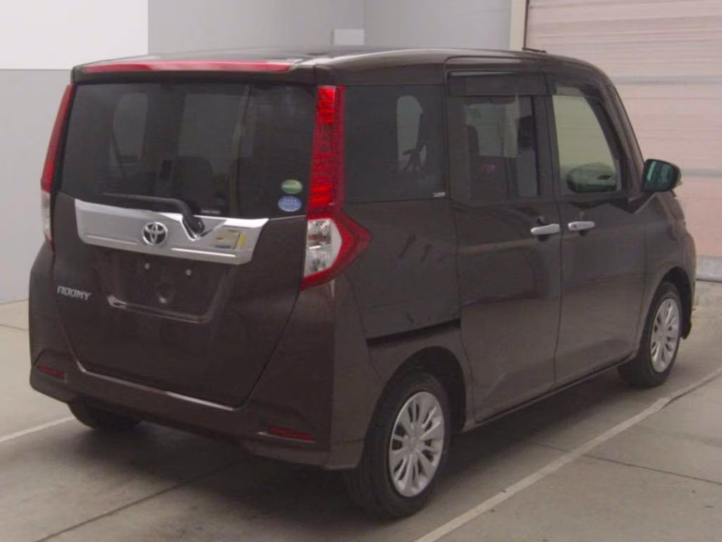TOYOTA ROOMY