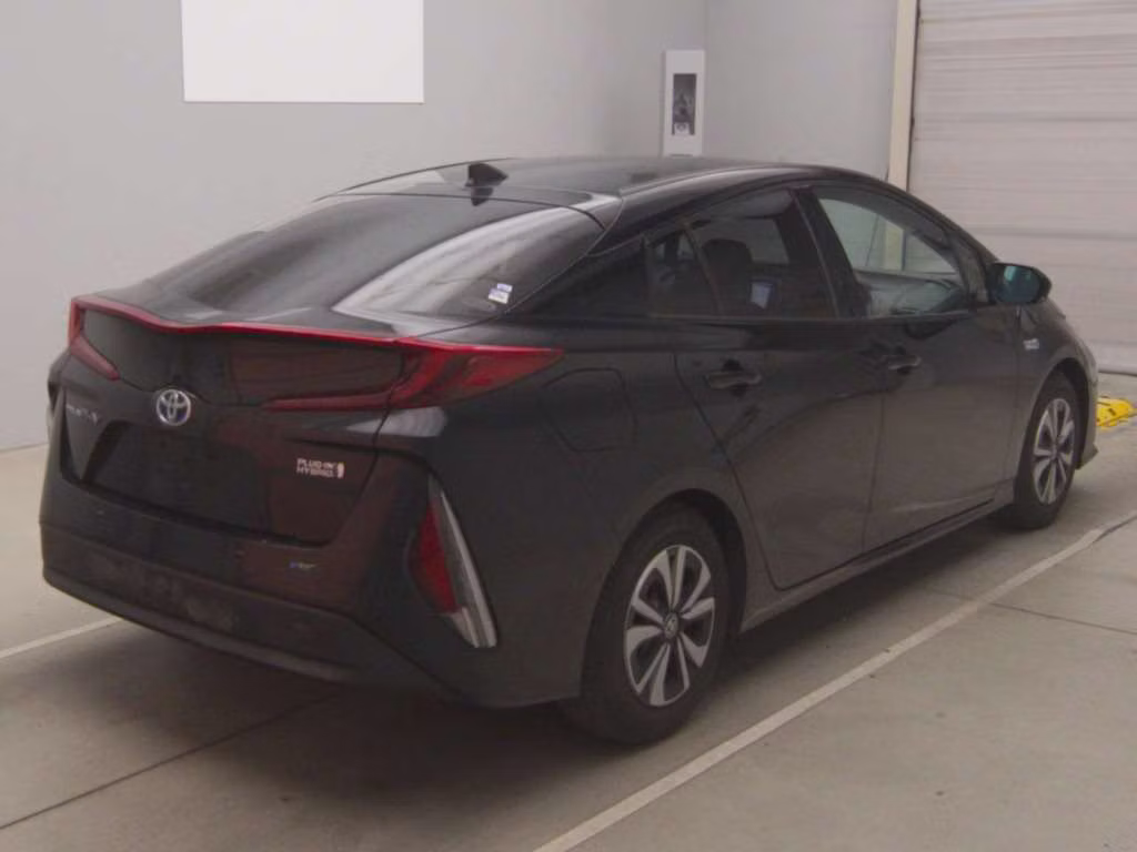 TOYOTA PRIUS PHV