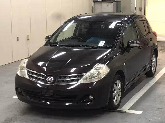 NISSAN TIIDA