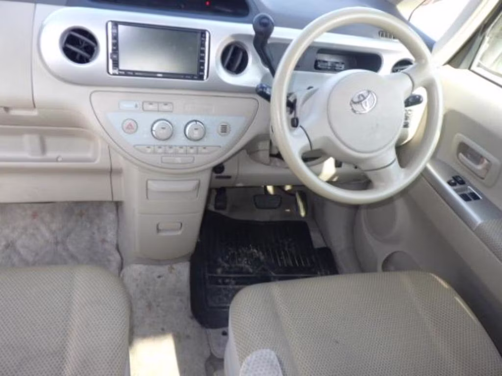 TOYOTA PORTE