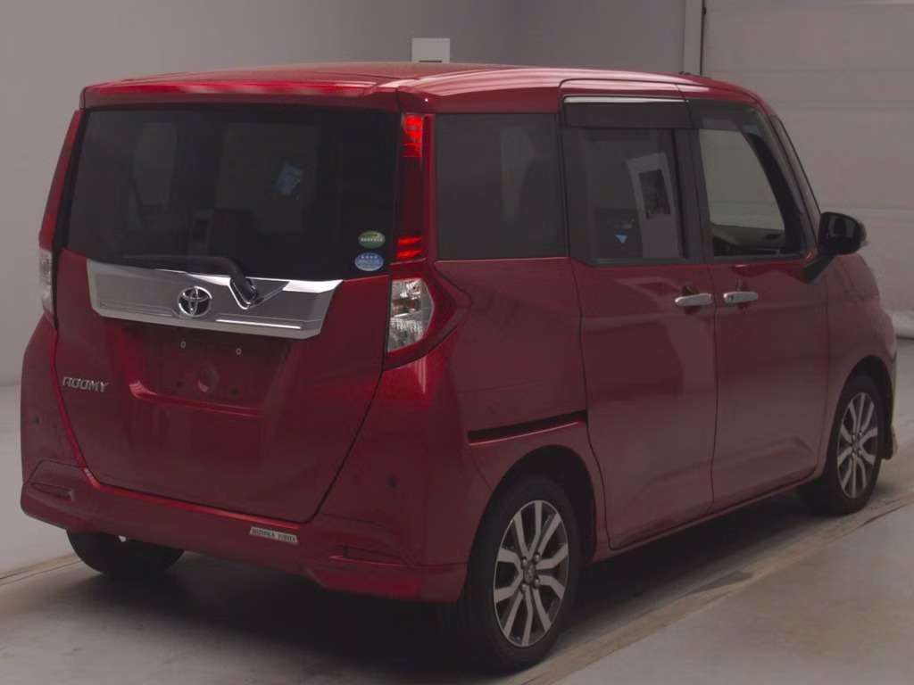 TOYOTA ROOMY