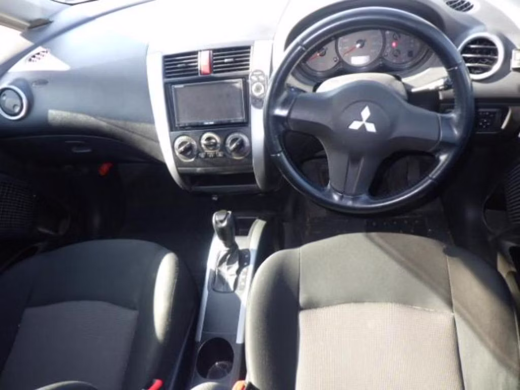 MITSUBISHI COLT PLUS