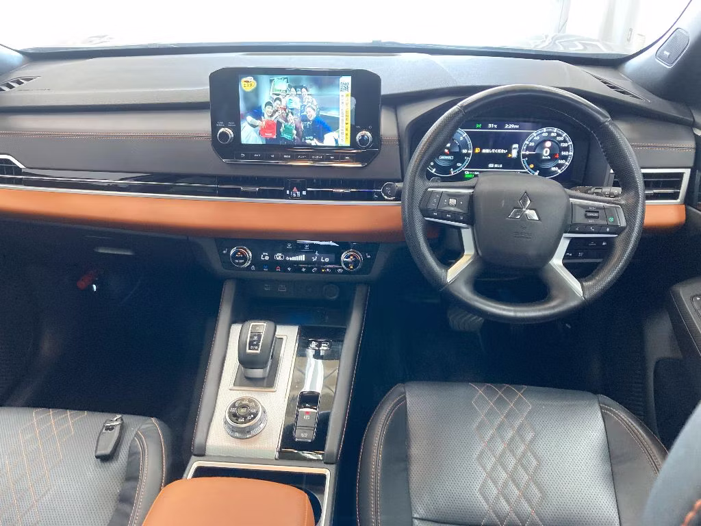 MITSUBISHI OUTLANDER