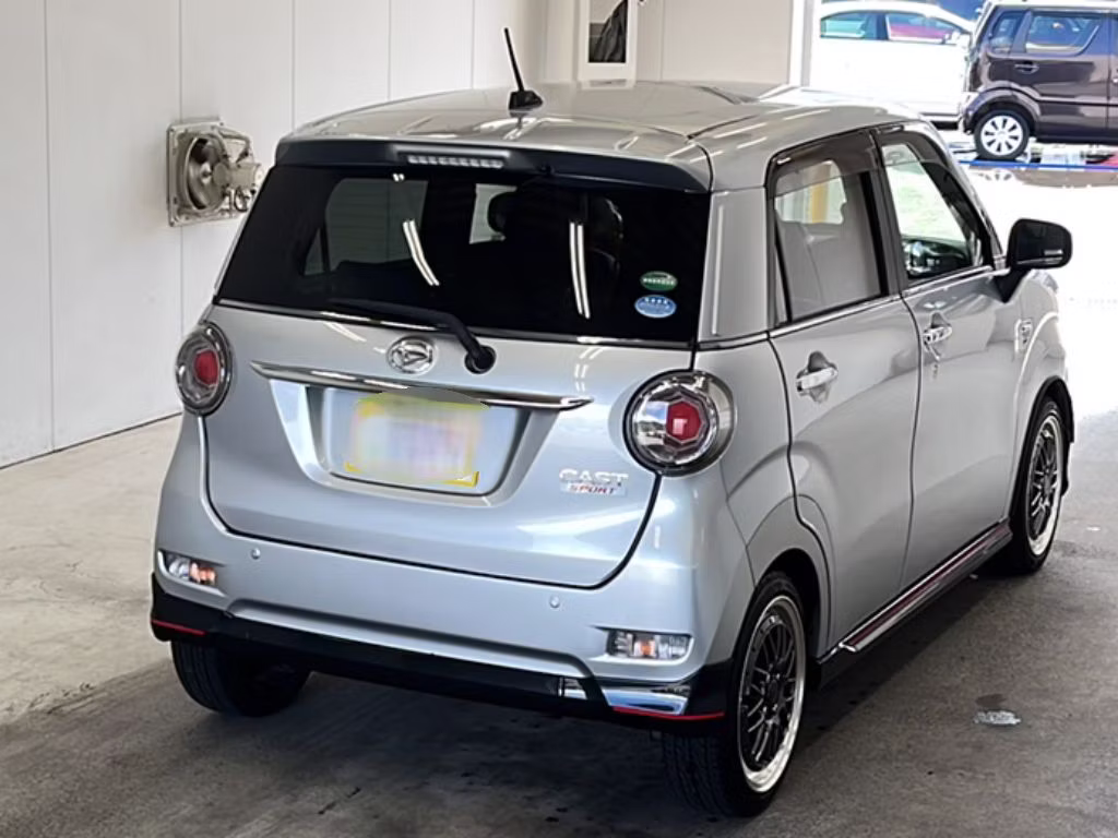 DAIHATSU CAST