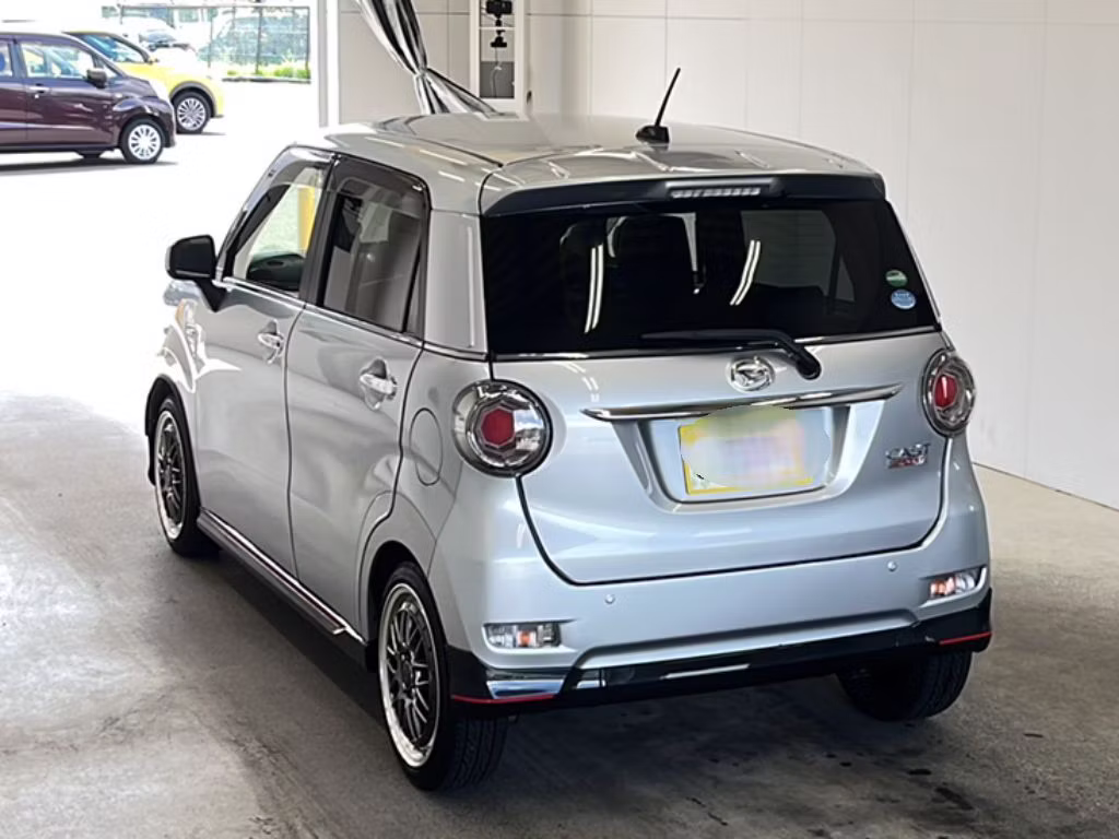 DAIHATSU CAST