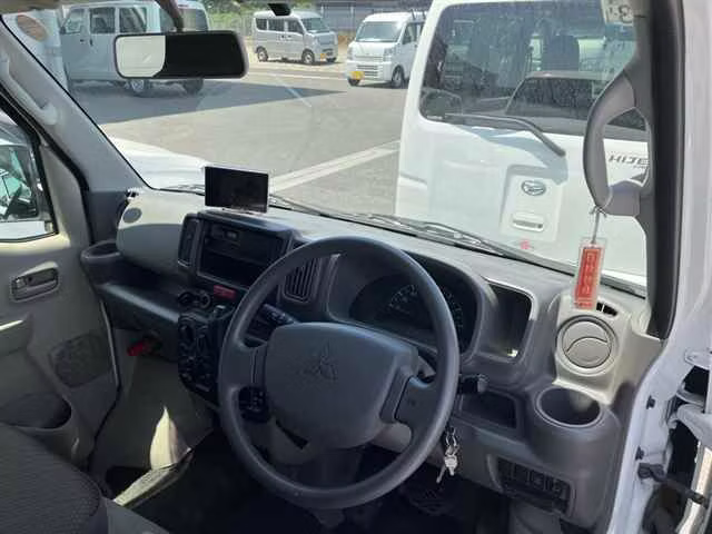 MITSUBISHI MINICAB