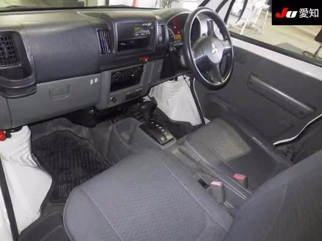 MITSUBISHI MINICAB