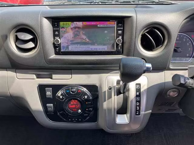 NISSAN NV350 CARAVAN