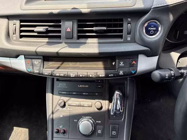 LEXUS CT200H
