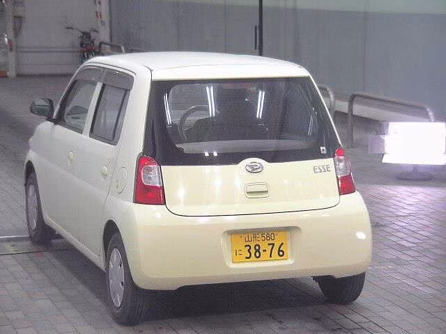 DAIHATSU ESSE
