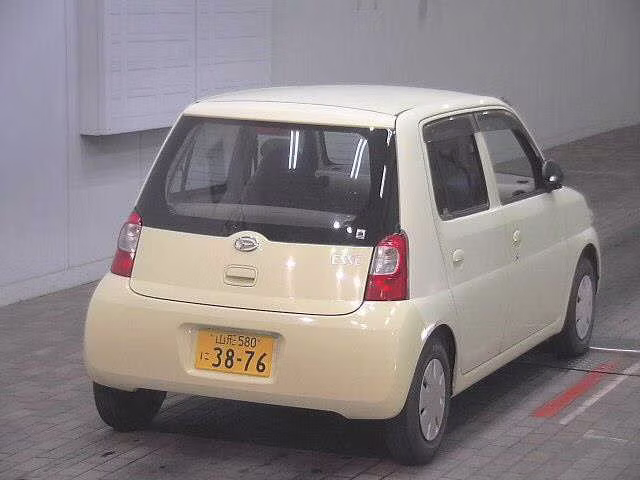 DAIHATSU ESSE