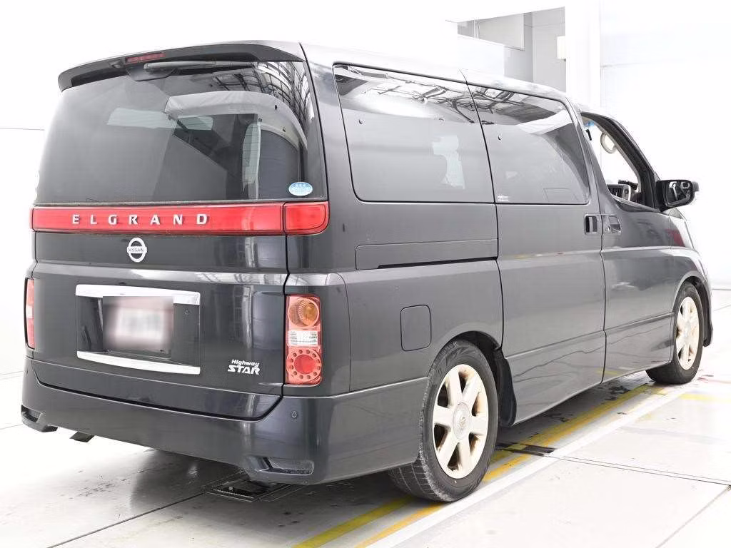 NISSAN ELGRAND