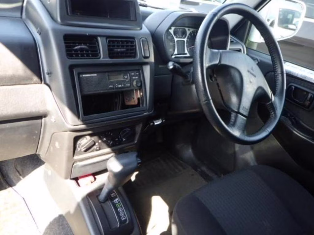 MITSUBISHI PAJERO MINI