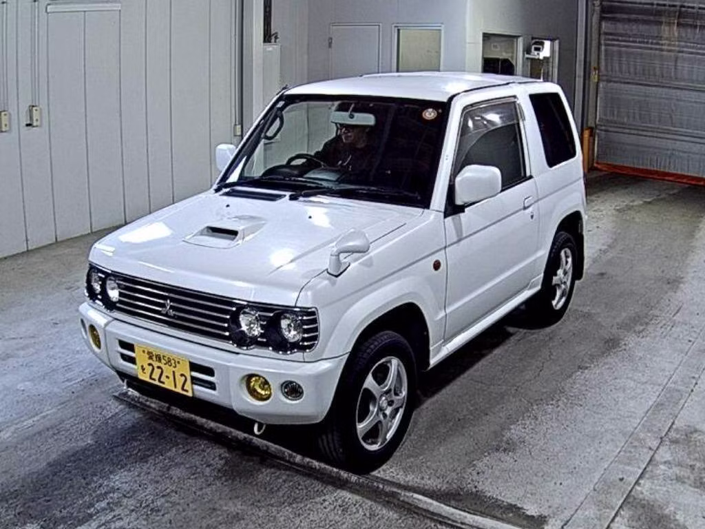 MITSUBISHI PAJERO MINI