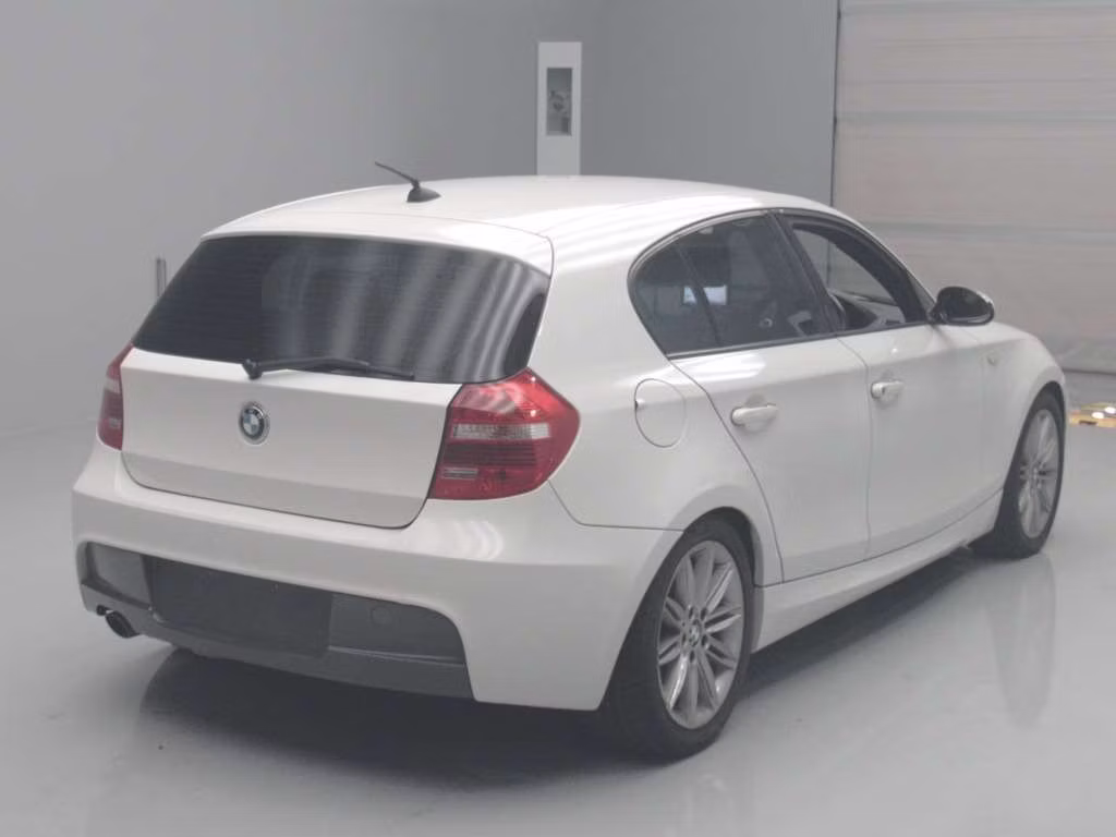 BMW 1-SERIES