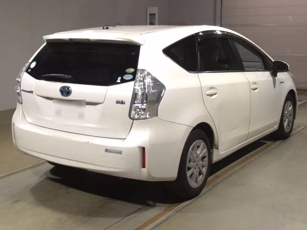 TOYOTA PRIUS ALPHA