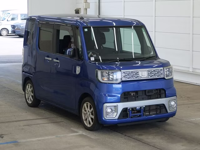 DAIHATSU WAKE