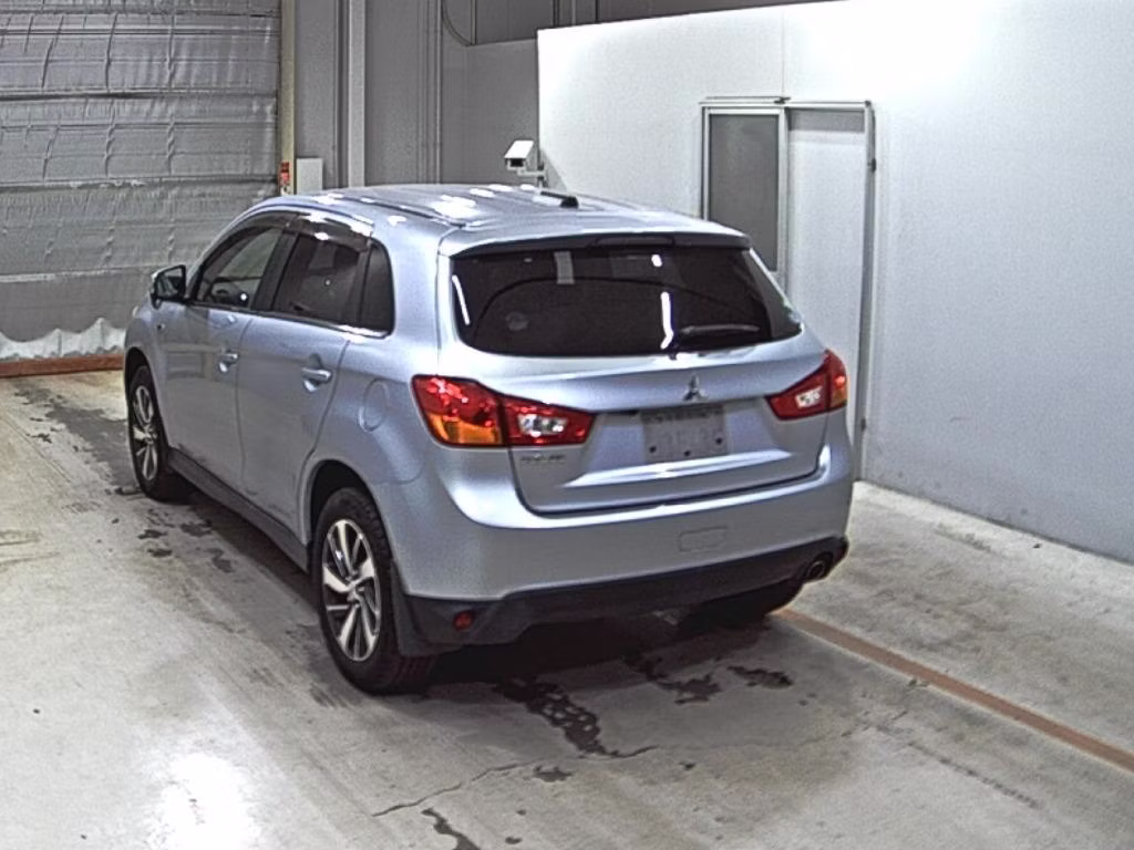 MITSUBISHI RVR