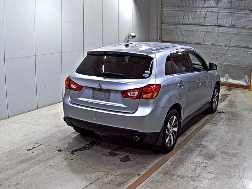 MITSUBISHI RVR