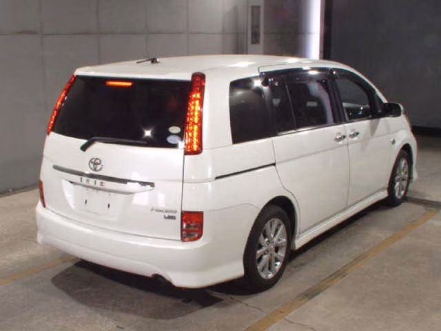 TOYOTA ISIS