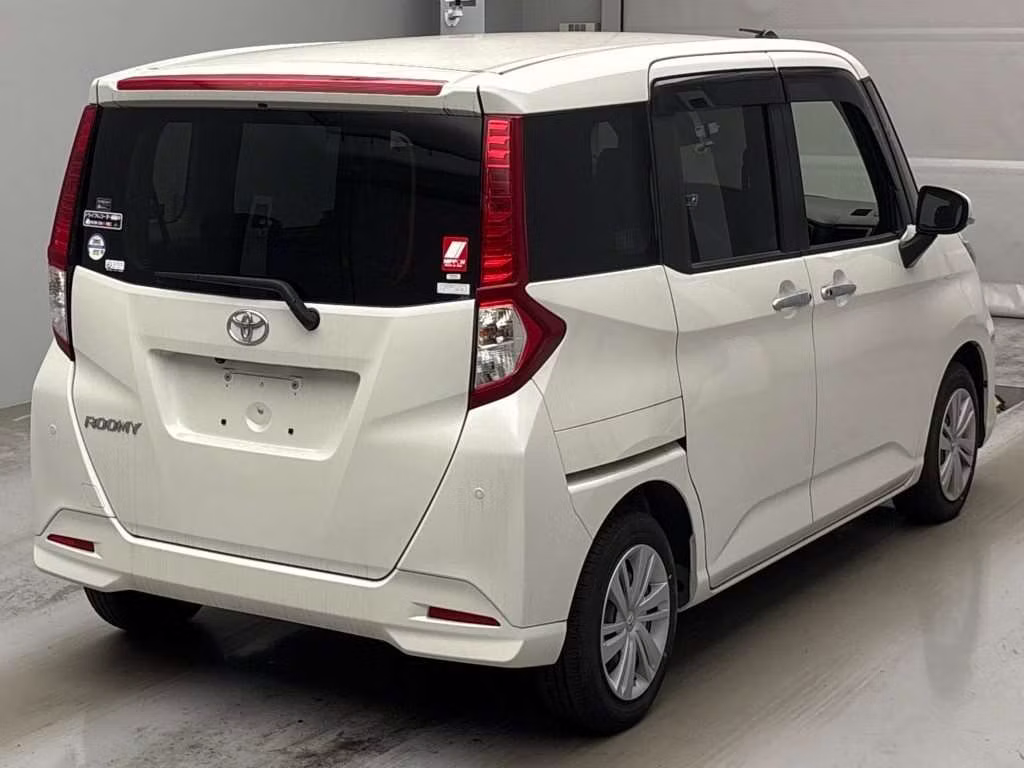 TOYOTA ROOMY