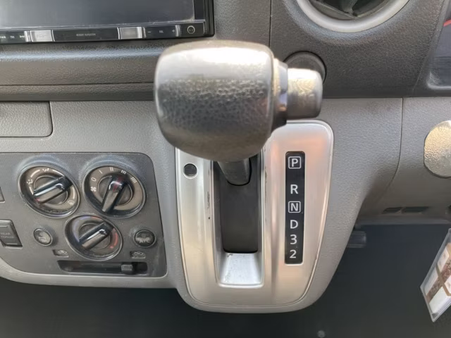 NISSAN NV350 CARAVAN