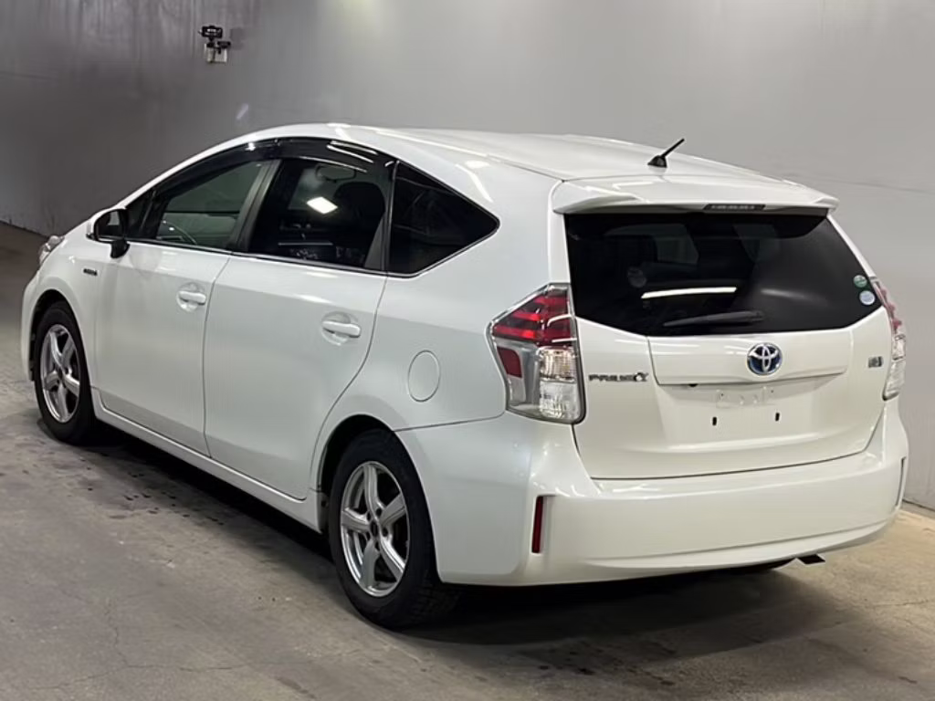TOYOTA PRIUS ALPHA