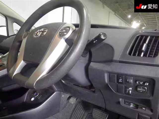 TOYOTA PRIUS PHV