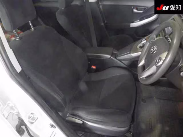 TOYOTA PRIUS PHV